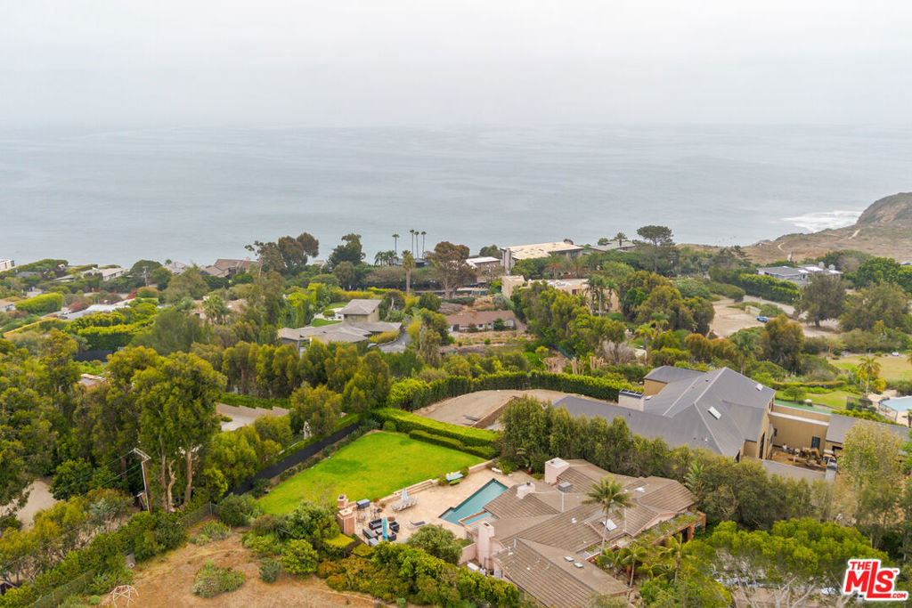 7122 Dume Drive Property Photo 34
