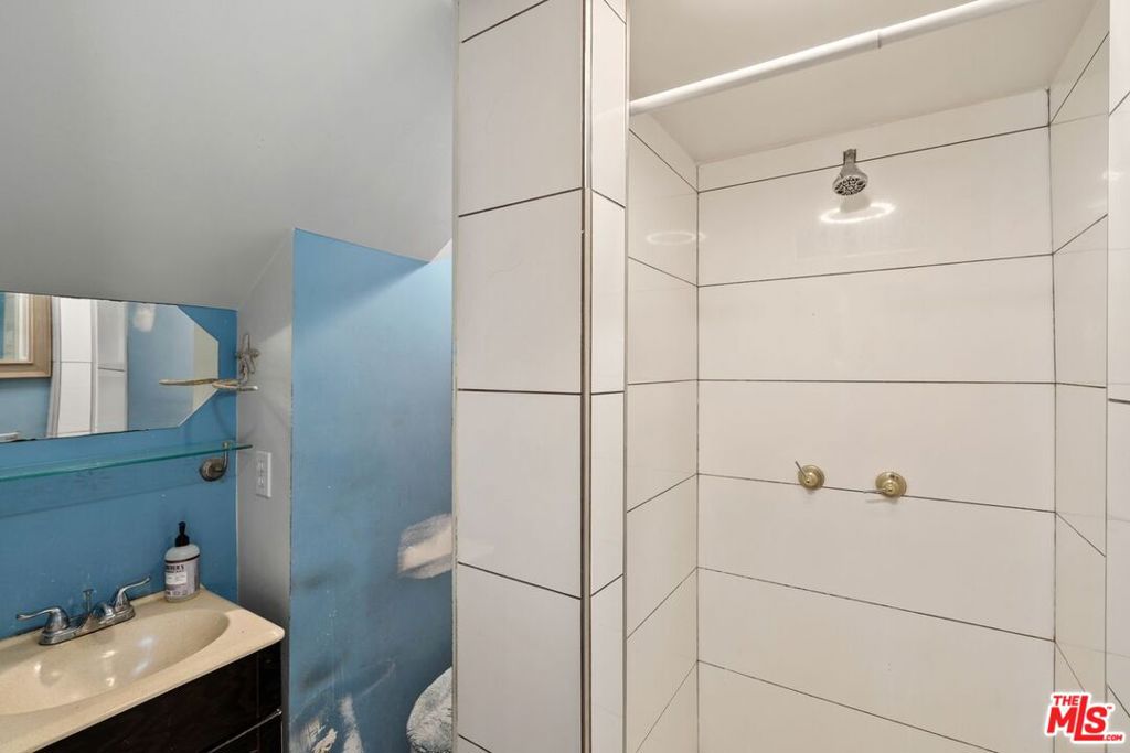 4812 Arlington Avenue Property Photo 24