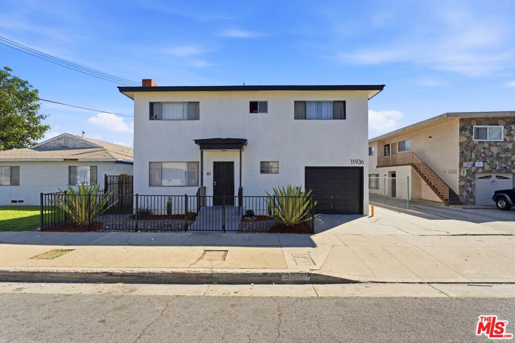 11936 Grevillea Avenue Property Photo 2