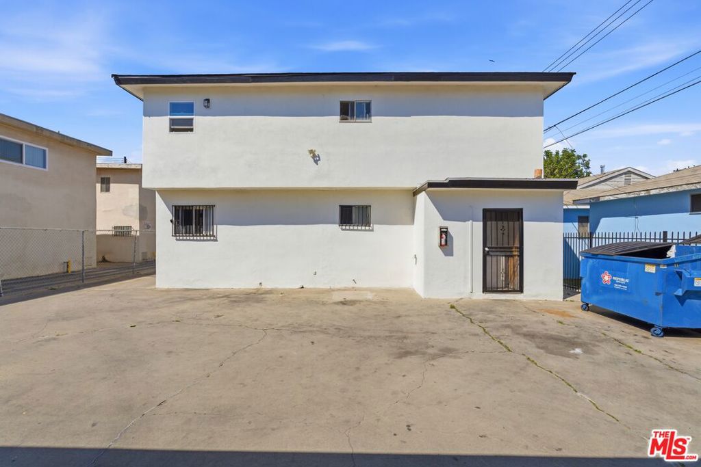 11936 Grevillea Avenue Property Photo 9