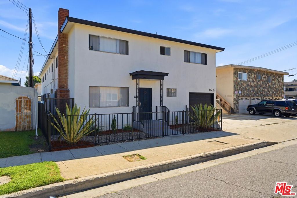11936 Grevillea Avenue Property Photo 11