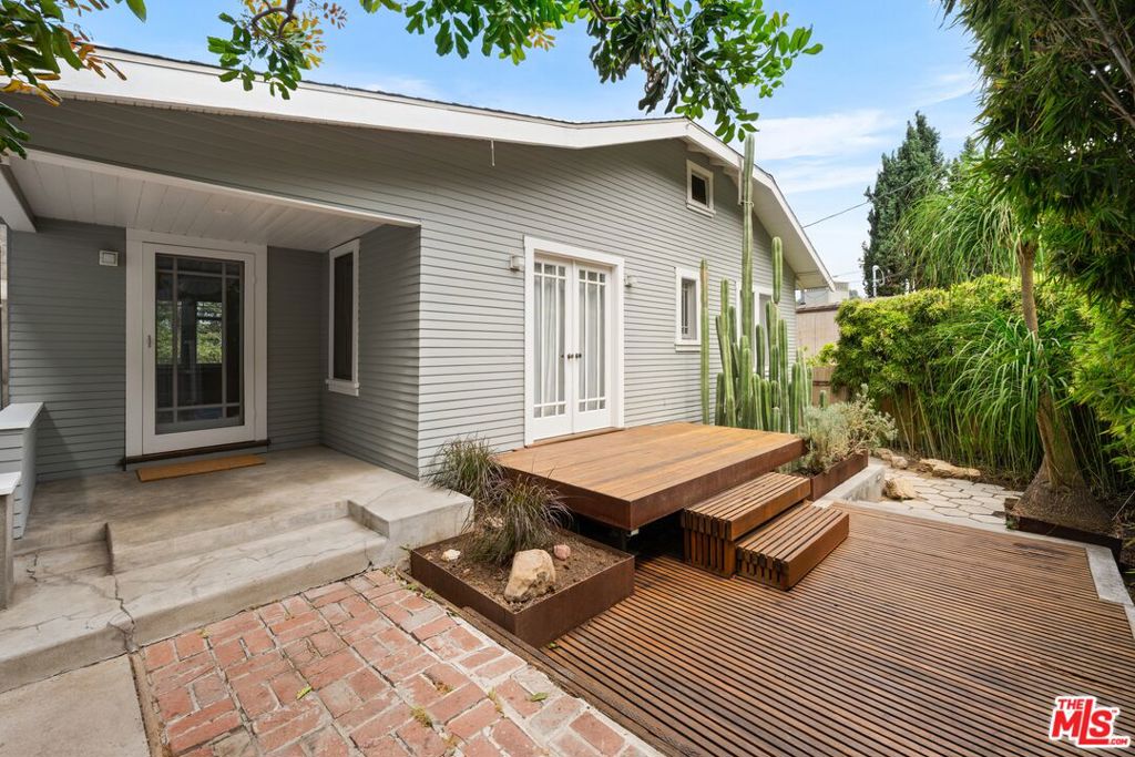 1843 Lucile Avenue Property Photo 1