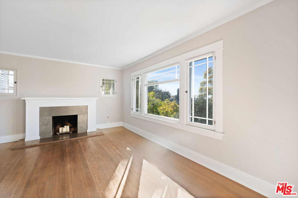 1843 Lucile Avenue Property Photo 9