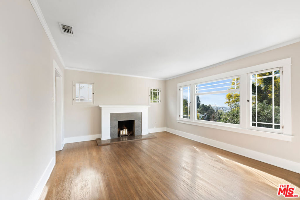 1843 Lucile Avenue Property Photo 11