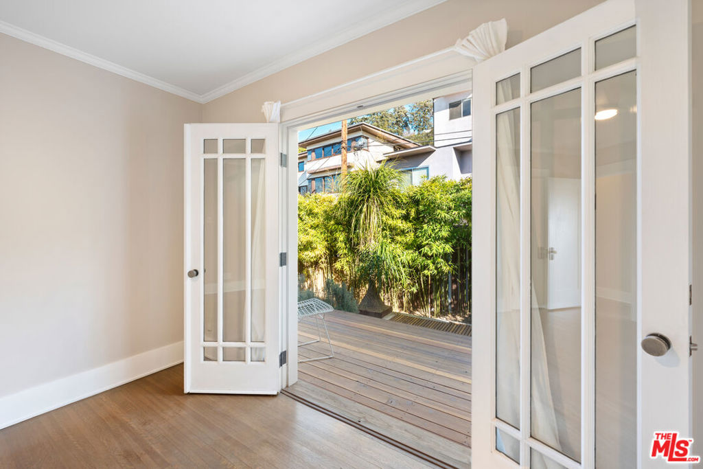 1843 Lucile Avenue Property Photo 15