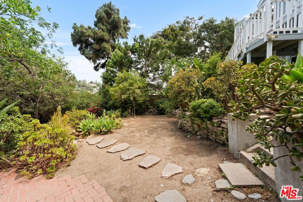 1843 Lucile Avenue Property Photo 27