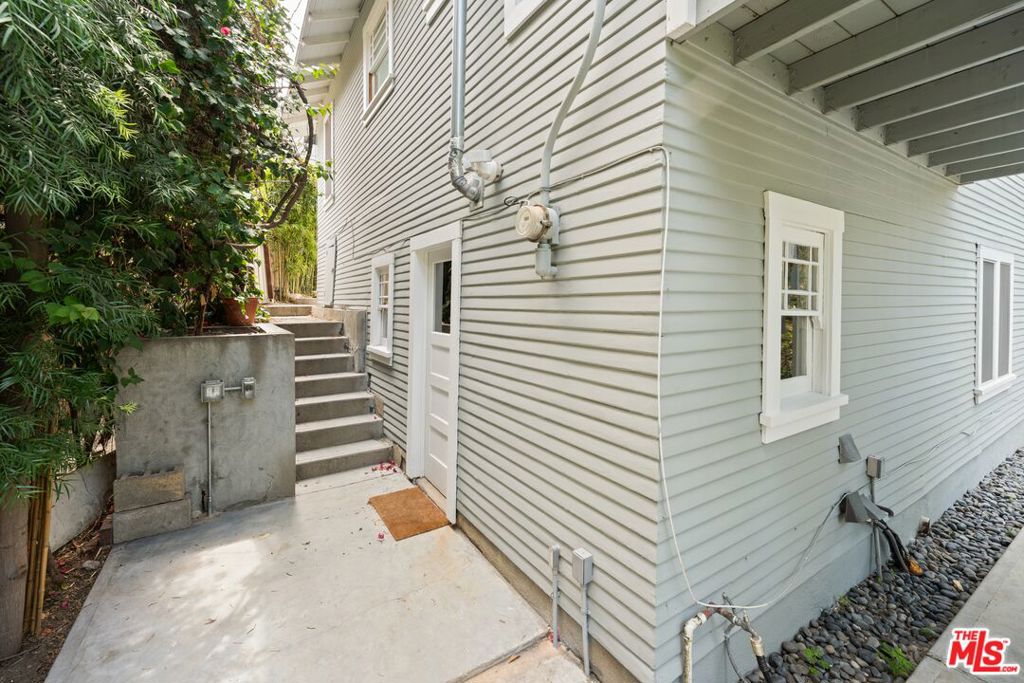1843 Lucile Avenue Property Photo 31