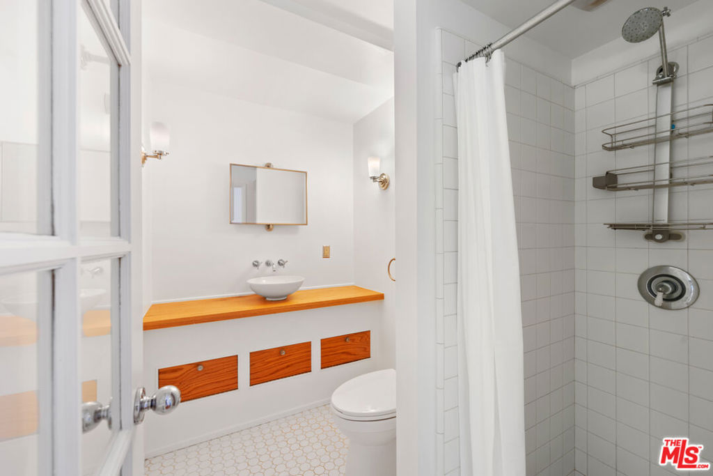 1843 Lucile Avenue Property Photo 38