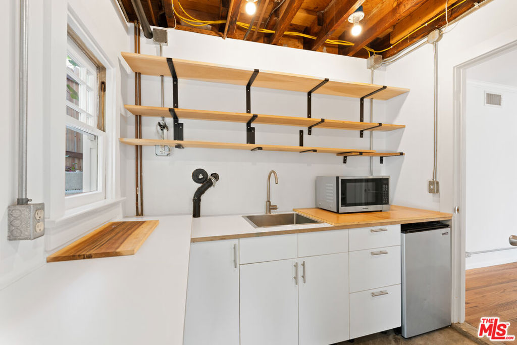1843 Lucile Avenue Property Photo 41