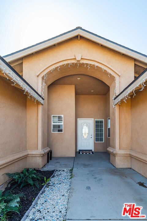 9516 Mendiburu Road Property Photo 2