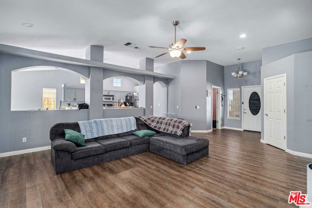 9516 Mendiburu Road Property Photo 6