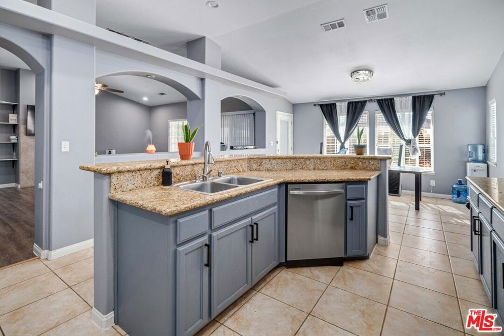 9516 Mendiburu Road Property Photo 9