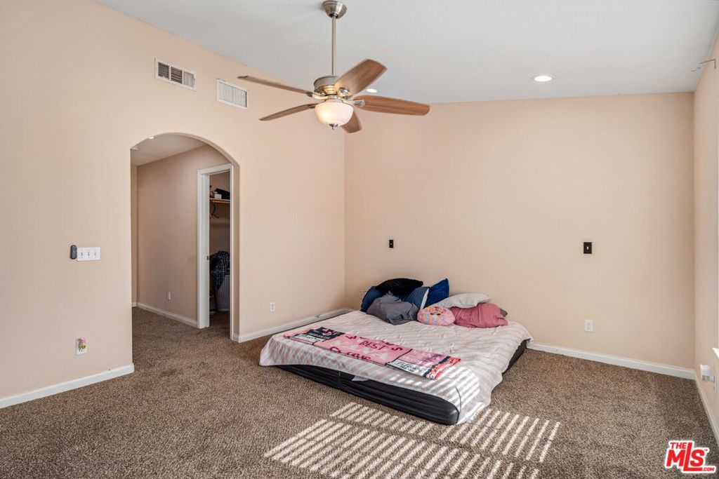 9516 Mendiburu Road Property Photo 18