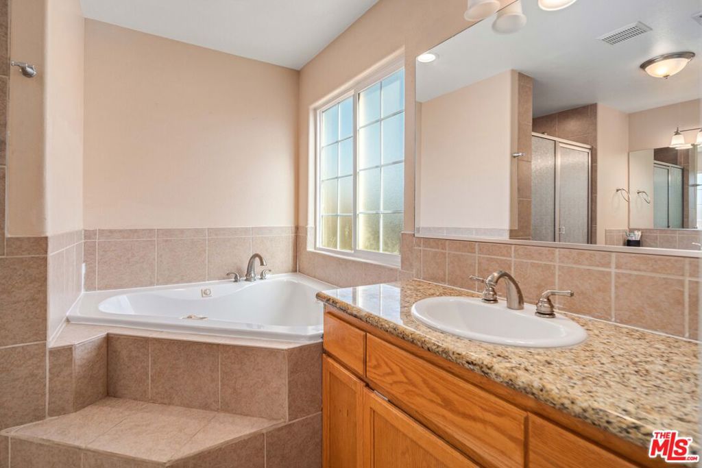 9516 Mendiburu Road Property Photo 19