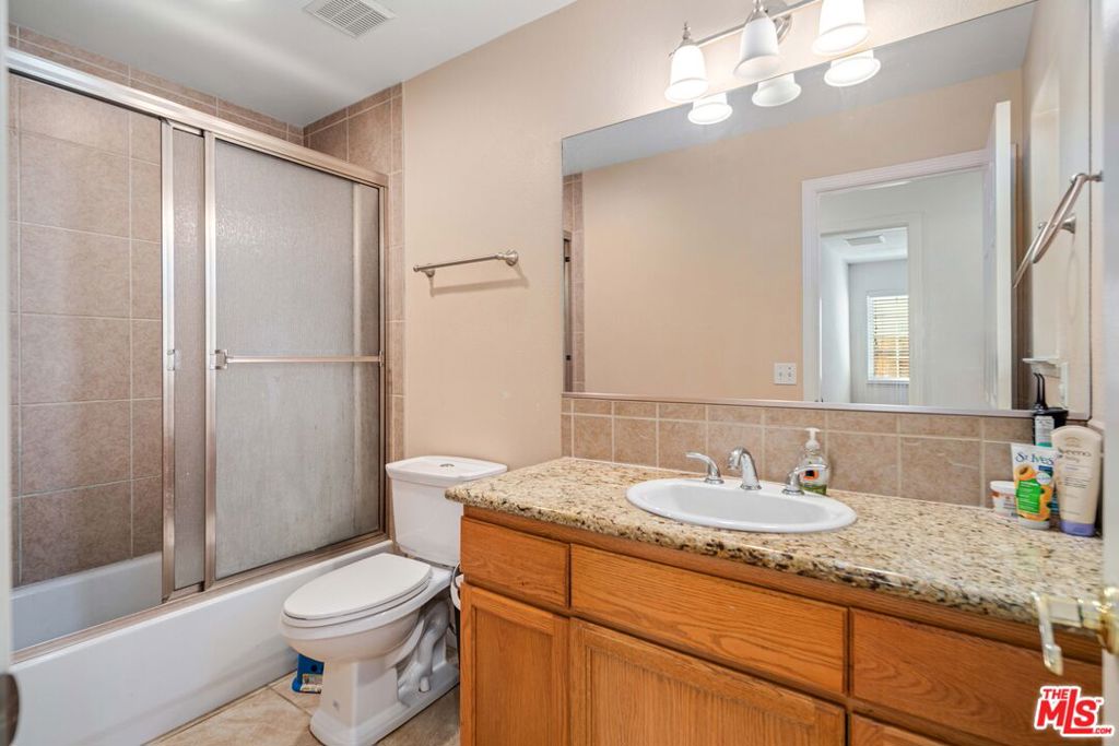 9516 Mendiburu Road Property Photo 23