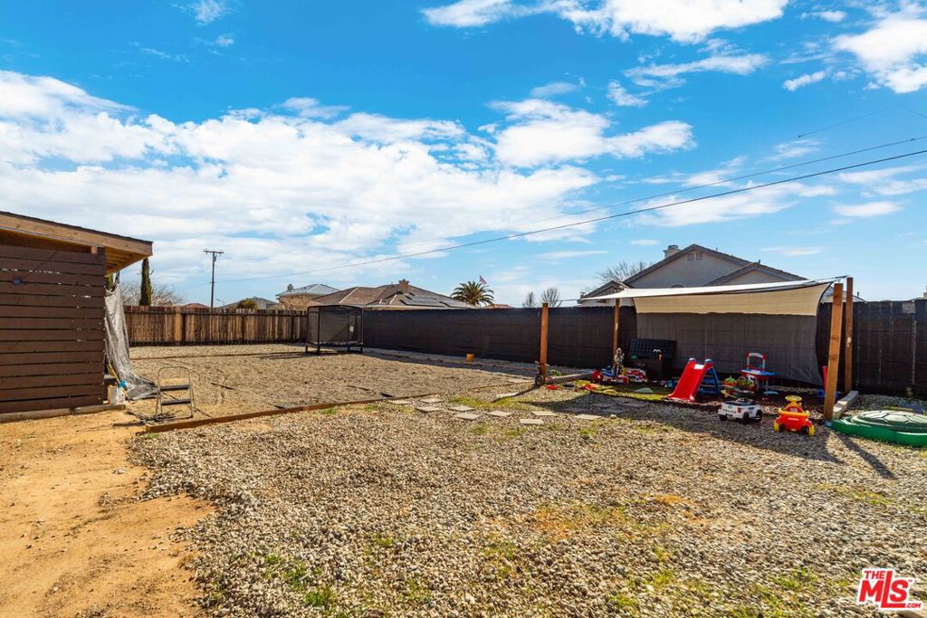 9516 Mendiburu Road Property Photo 30