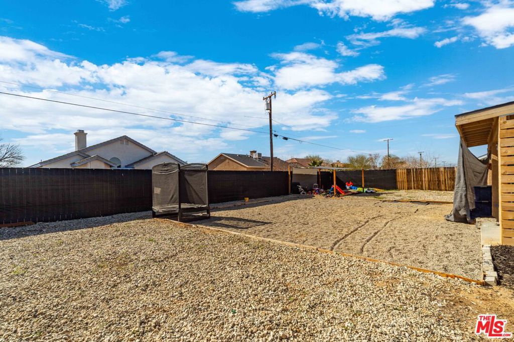 9516 Mendiburu Road Property Photo 31