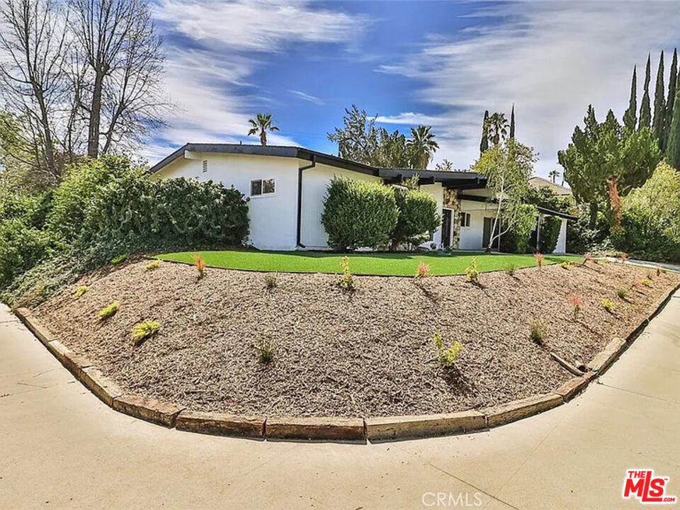 23540 Kivik St Property Photo 14