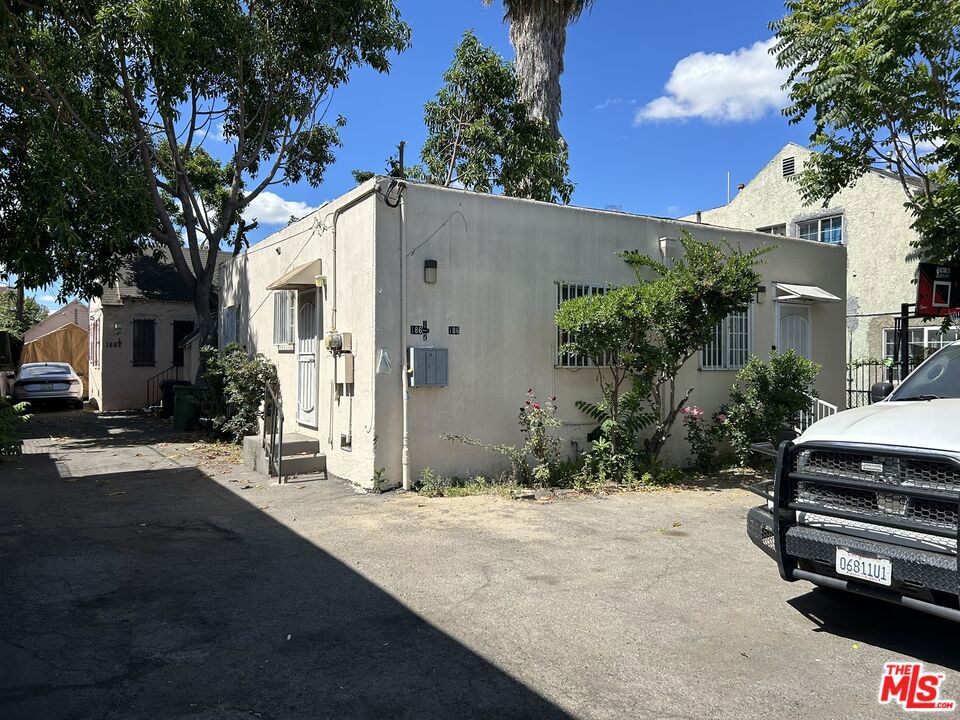 186 E Vernon Avenue Property Photo 5
