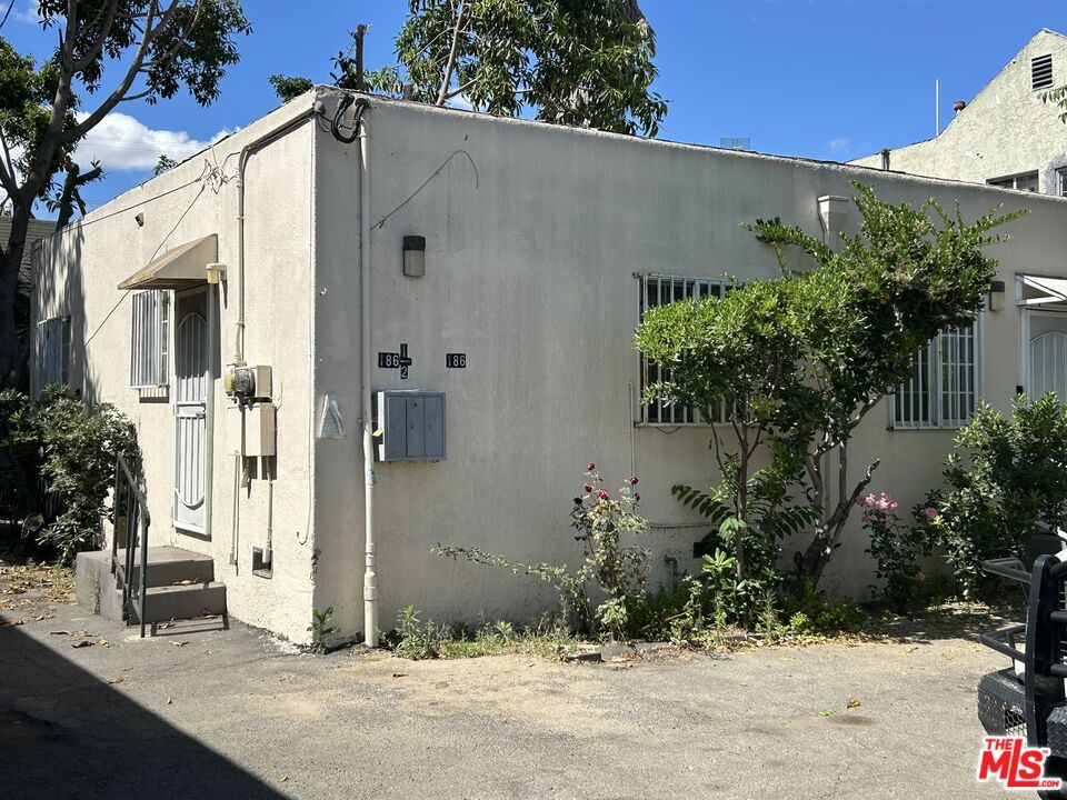 186 E Vernon Avenue Property Photo 6