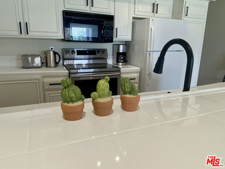 1655 E Palm Canyon Drive 318 Property Photo 9