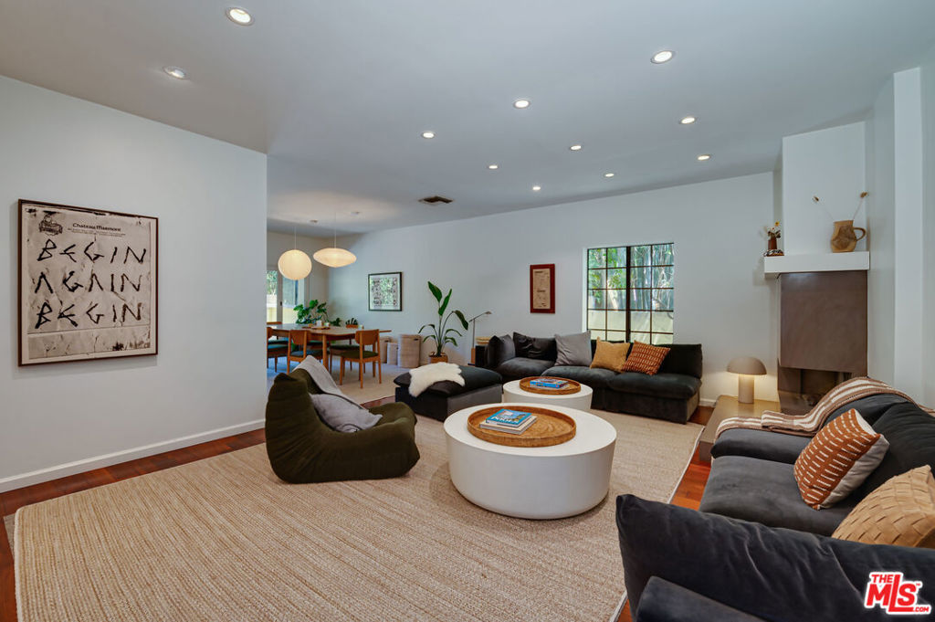 1902 Granville Avenue Property Photo 8