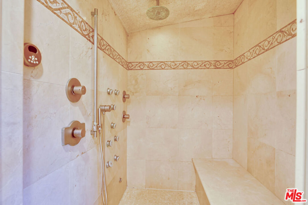1902 Granville Avenue Property Photo 27