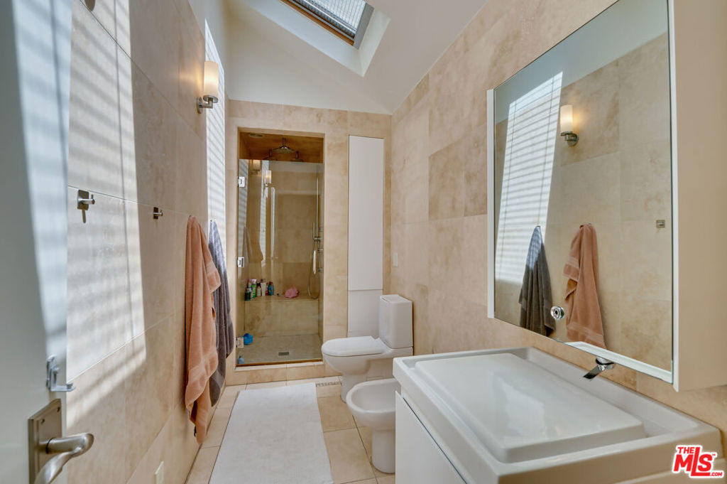 1902 Granville Avenue Property Photo 31