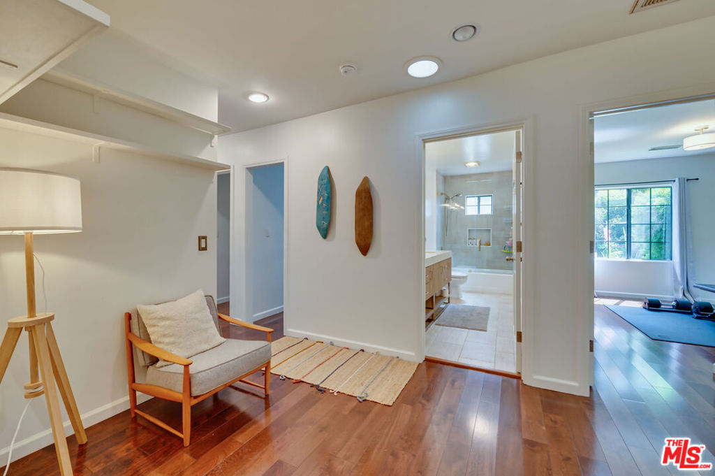 1902 Granville Avenue Property Photo 33