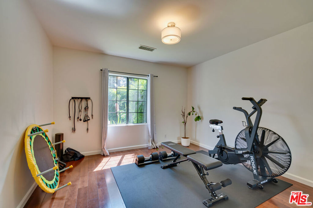 1902 Granville Avenue Property Photo 34