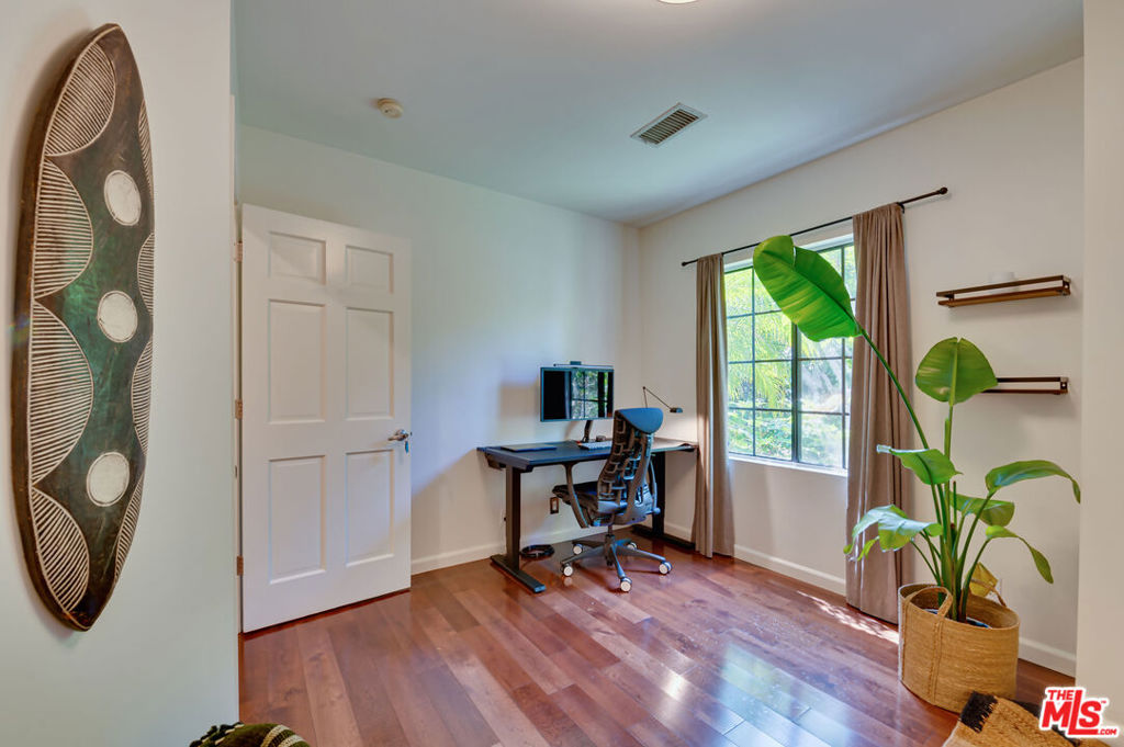 1902 Granville Avenue Property Photo 37