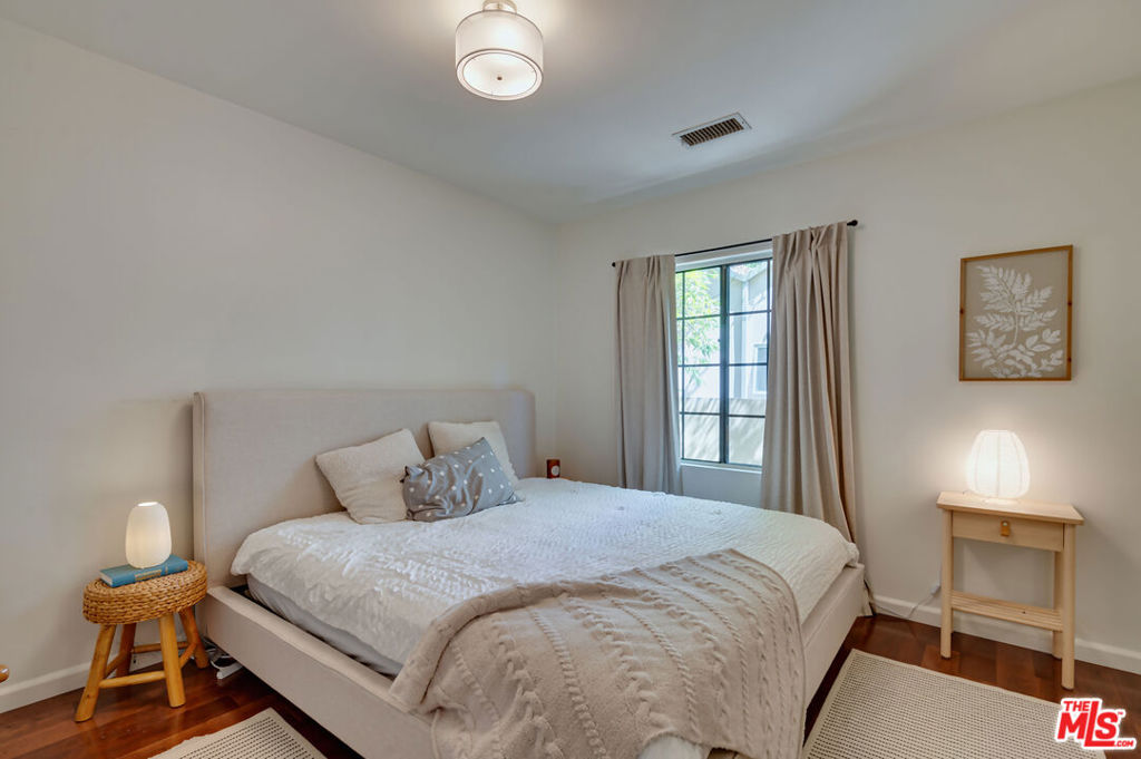 1902 Granville Avenue Property Photo 39