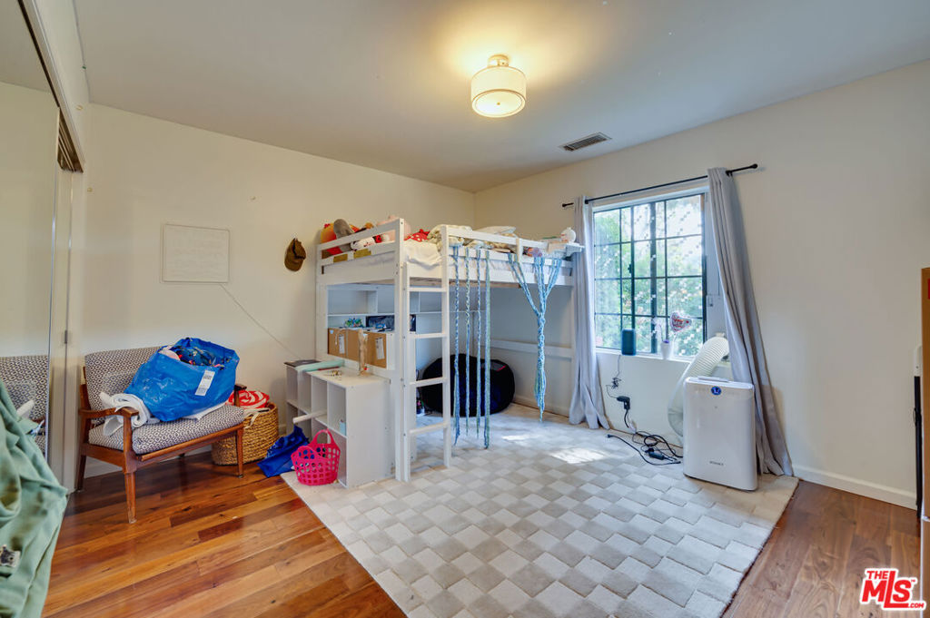 1902 Granville Avenue Property Photo 41