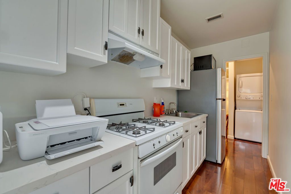 1902 Granville Avenue Property Photo 45