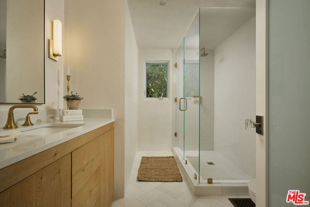 1071 E Mountain Drive Property Photo 24