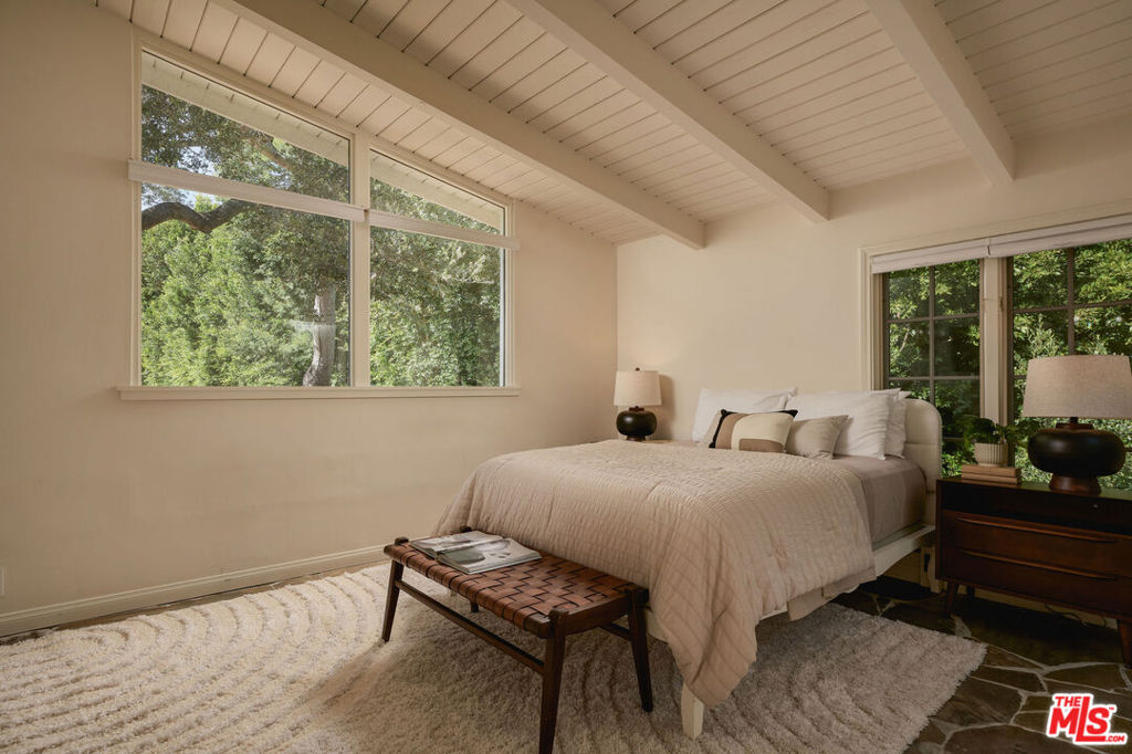1071 E Mountain Drive Property Photo 40