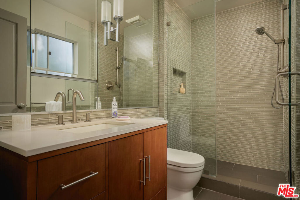 1071 E Mountain Drive Property Photo 42