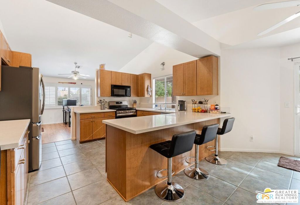 39850 Regency Way Property Photo 8