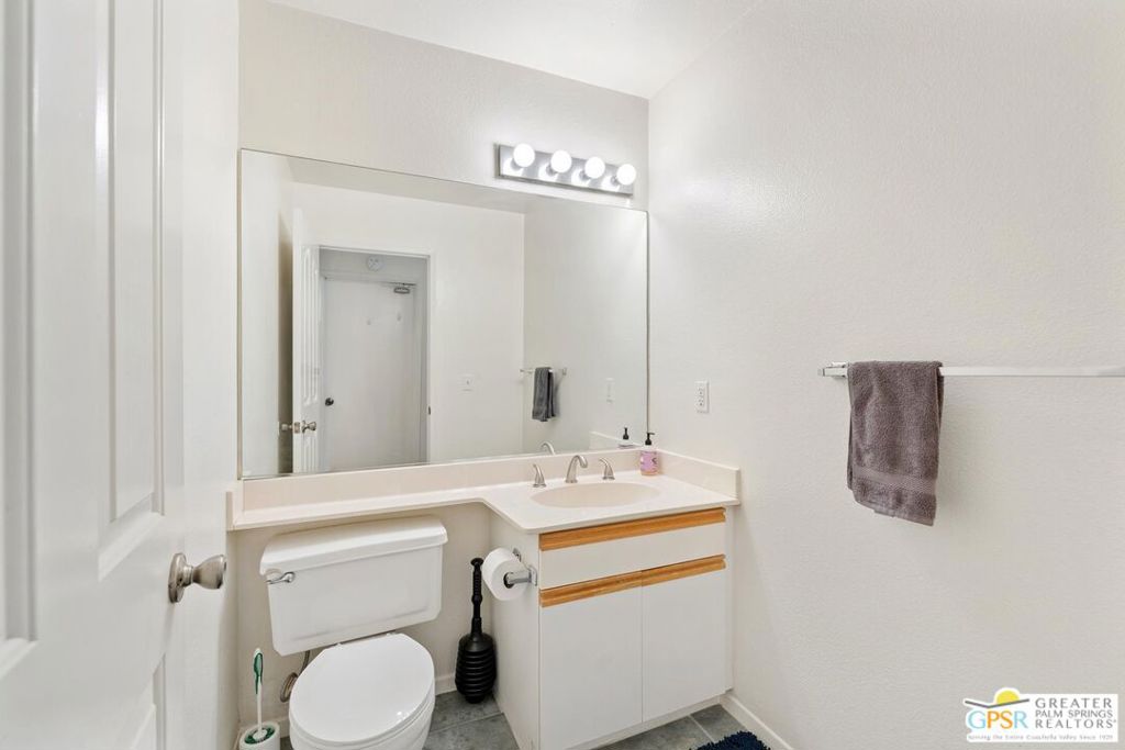 39850 Regency Way Property Photo 13