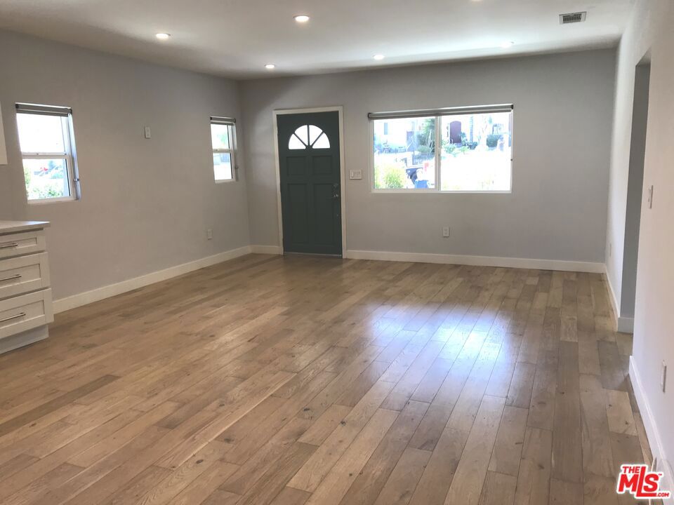 6157 Mesa Avenue Property Photo 3