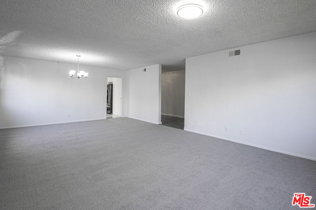 2106 W 166th Street Property Photo 4