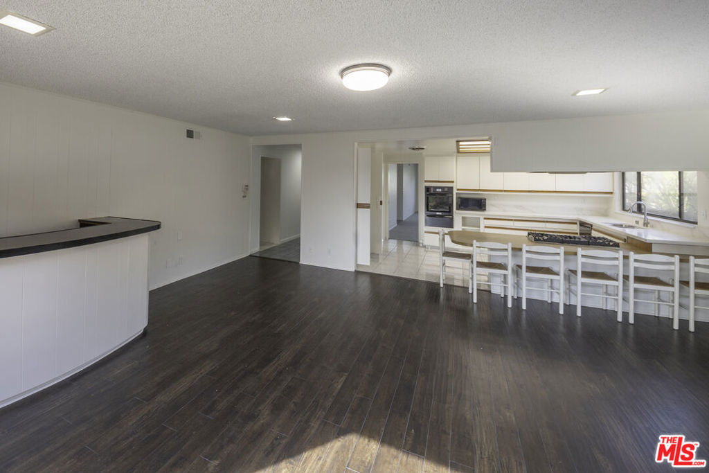 2106 W 166th Street Property Photo 17