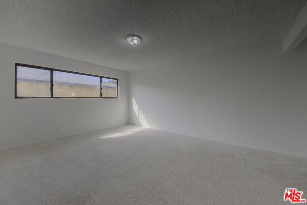 2106 W 166th Street Property Photo 20