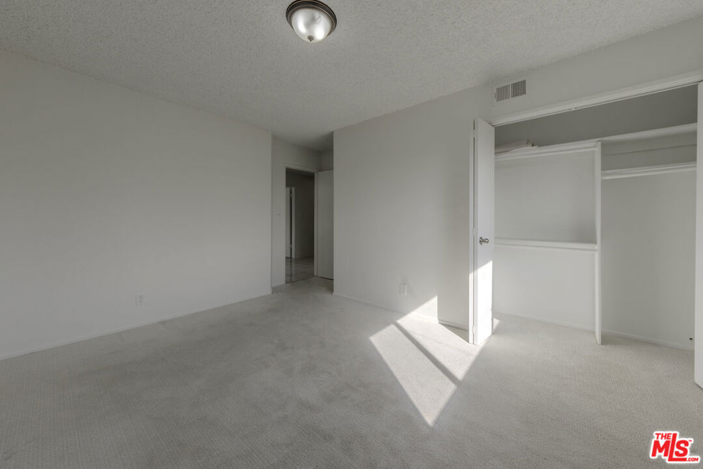 2106 W 166th Street Property Photo 30