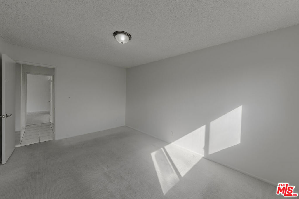 2106 W 166th Street Property Photo 33