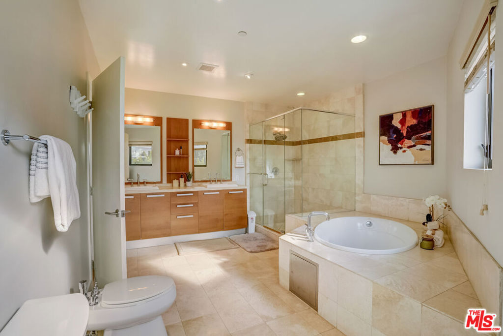 8788 Shoreham Drive 23 Property Photo 8