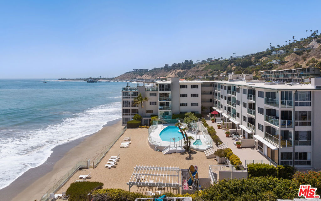 22548 Pacific Coast Highway 410 Property Photo 4