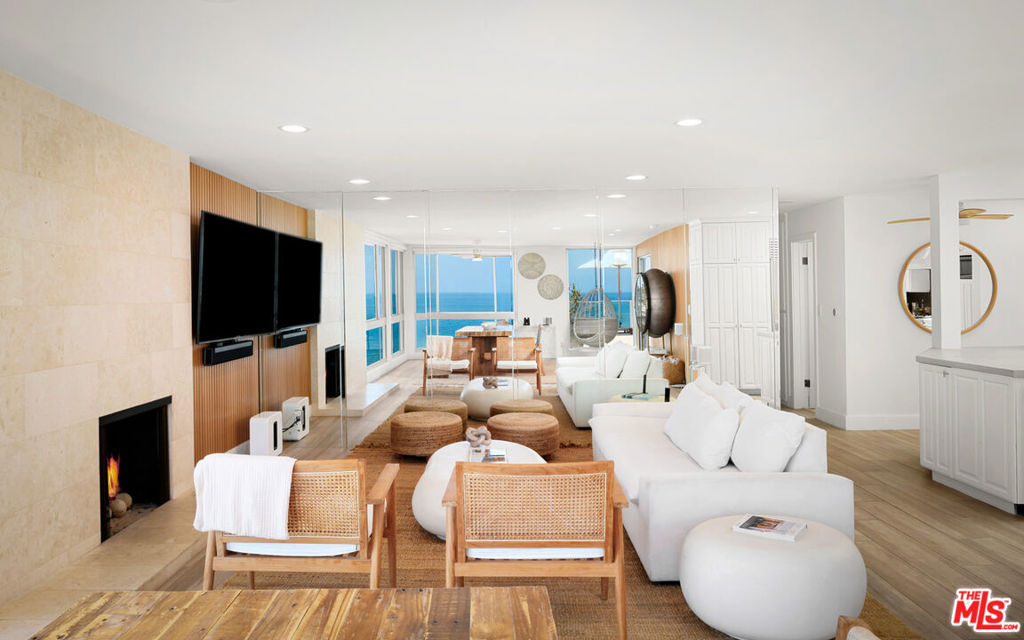 22548 Pacific Coast Highway 410 Property Photo 8