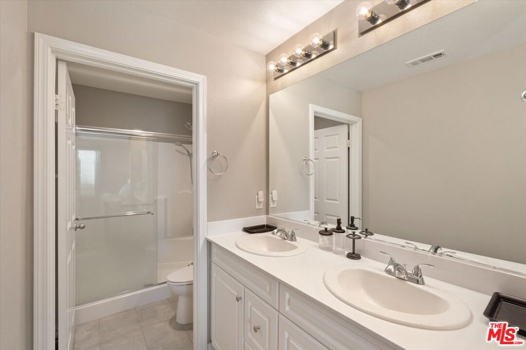 14860 Nordhoff Street Property Photo 17