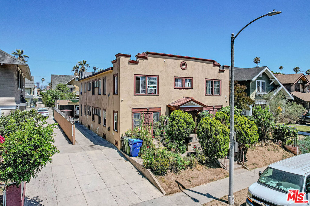 1662 S Hobart Boulevard Property Photo 2